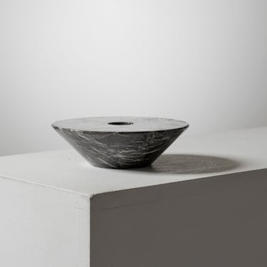 BOUGEOIR EN MARBRE GRIS