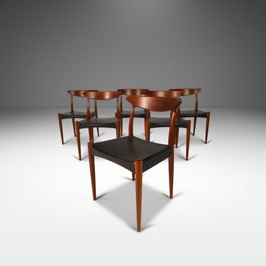 Set of Six (6) Model Mk 310 Dining Chairs by Arne Hovmand-Olsen with Original Leatherette Seats, Denmark, c. 1960's 