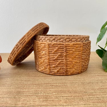 Vintage Small Round Woven Basket with Lid - Hand Made Storage Basket 