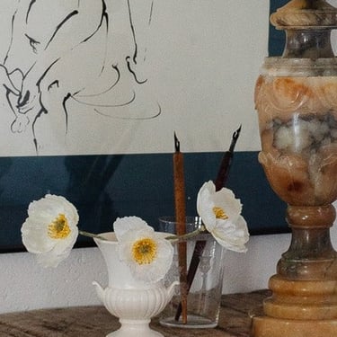 vintage Wedgwood of Barlaston petite porcelain medici vase
