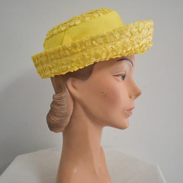 1960s Chunky Yellow Straw Hat 