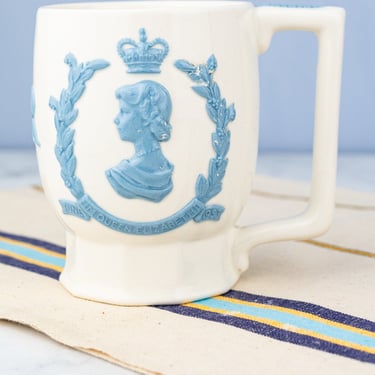 Vintage Elizabeth II 1953 Wedgwood Coronation Mug