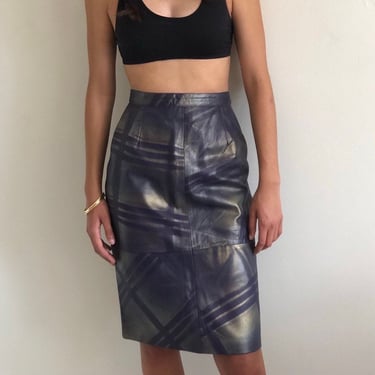 90s leather skirt / vintage leather high waisted Italian gold graffiti plum leather knee skirt | 24 waist 