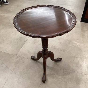 Harden Chippendale Style Pie Crust Table