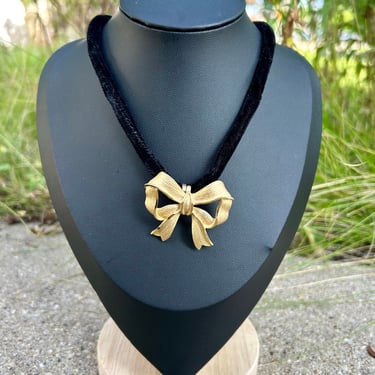 Vintage Choker Necklace 90s Fashion Gold Tone Bow Velvet Rope Chain Retro 1990s 