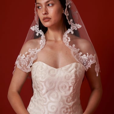 Scalloped Lace Mantilla