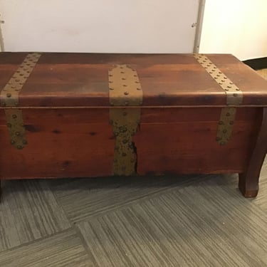 Vintage Cedar Blanket Chest (Seattle)