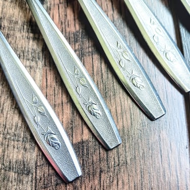 7 Vintage Oneida Simeon & George H Rogers Dinner Table Forks / MAYBROOK Rosebud / Stainless Steel Flatware / Replacement Utensils/ 1990s 