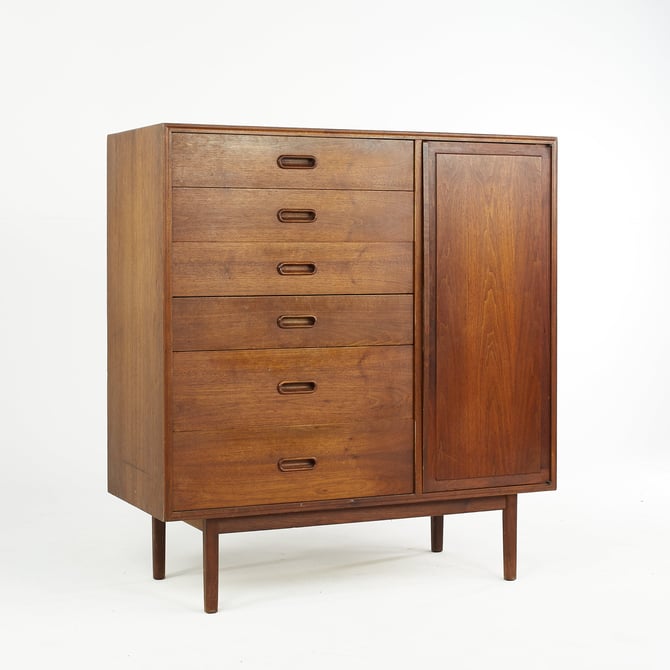 Jack Cartwright for Founders Mid Century Gentleman's Chest - mcm 