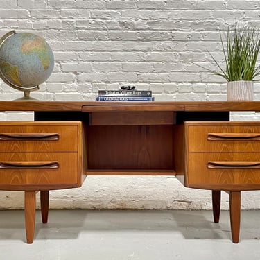 Mid Century Modern TEAK Floating DESK by G-PLAN, 1960's 