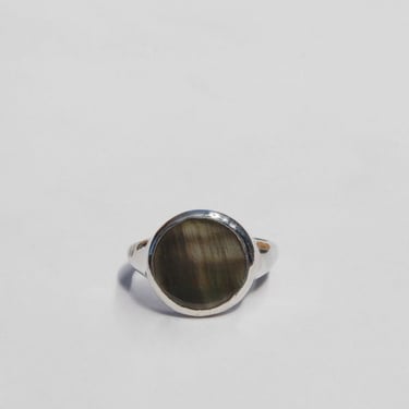 Tiro Tiro  Lacuna Ring in Grey Mother of Pearl on Garmentory