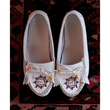 Vintage White Beaded Moccasins - 1980s - Leather Loafers - Indoor/Outdoor 