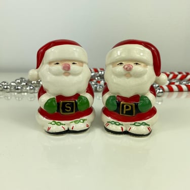 Vintage Christmas Santa Claus Salt and Pepper Shaker Set by Enesco, Short & Fat Santa, Santa with Belt, Santa Dinner Ware, Santa Shaker Set 