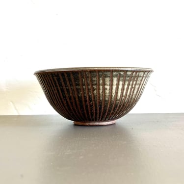 Mackenzie hand-thrown and signed ceramic bowl 