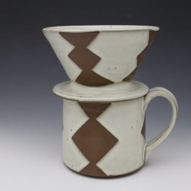 Pour Over Set with White and Brown Triangles 