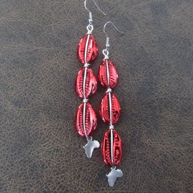 Electroplated red cowrie shell earrings 