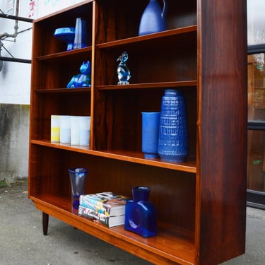 Quality Rosewood Book Shelf by Hundevad & Co w/ Angled Shelf Fronts