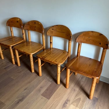 Scandinavian Pine Dining Chairs (4) in the style of Rainer Daumiller 