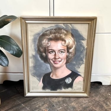 Portraiture of a 1960&#x27;s Dame