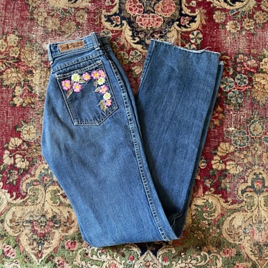 Vintage 1970s ‘80s embroidered high waisted jeans | straight leg with floral embroidery XS/S long 
