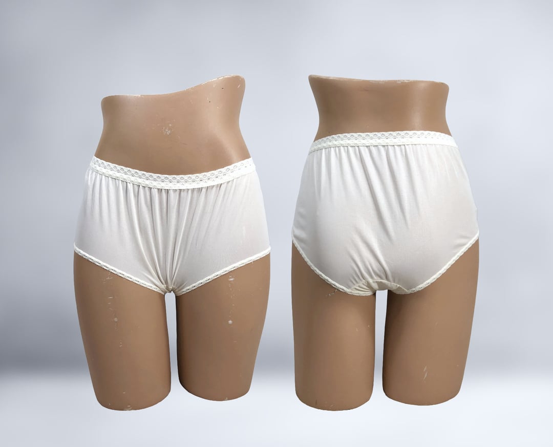 NOS Vintage White Flattering Fit Carole Nylon Gusset Mushroom Panties 10