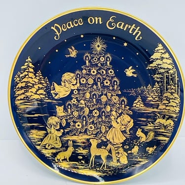 Vintage Christmas Western Germany 1974 Lindner Kueps Bavaria Peace on Earth Collectible Plate Hole for hanging Gold and Dark Blue 