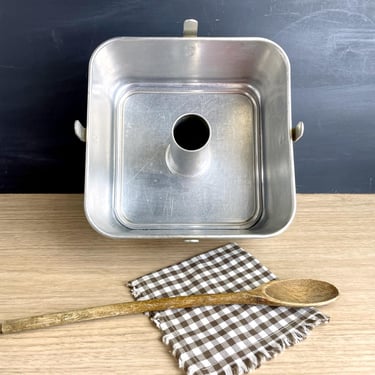 Comet aluminum 9" square angel food cake pan 