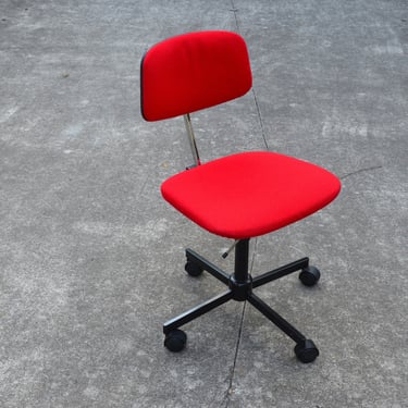 Danish Modern Kevi Task Chair in Red Tweed Designed by Jørgen Rasmussen for Rabami Stole, 1980s 