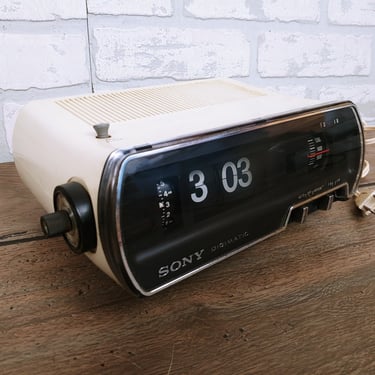 White/Cream Sony Digimatic Flip Clock 