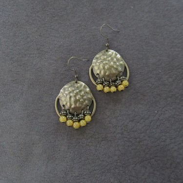 Chandelier earrings, hammered bronze and yellow agate 