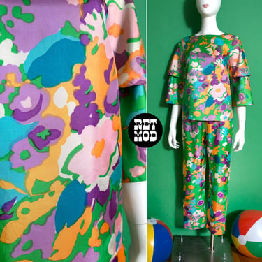 Adorable & Comfy Lightweight Vintage 60s 70s Green Floral 2-Piece Pants Set with Bell Sleeves 