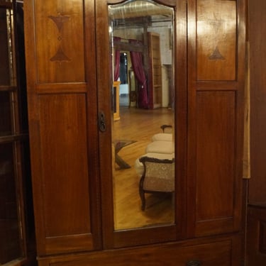 Wardrobe w Mirror Door and Inlay Details