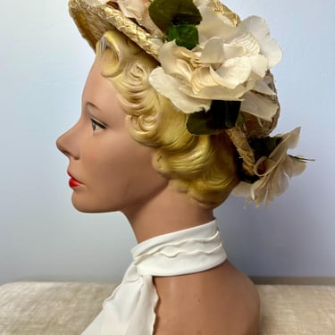 50’s floral hat~ large silk flowers~ yellow raffia off white vintage women’s millinery ~ 1950 pinup/ 21” 