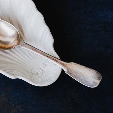 Ironstone Shell Spoon Rest