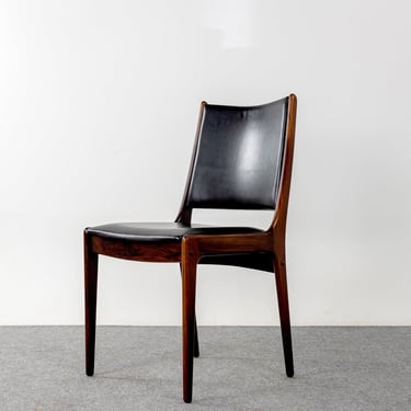 4 Rosewood & Leather Dining Chairs, By Johannes Andersen - (322-181) 