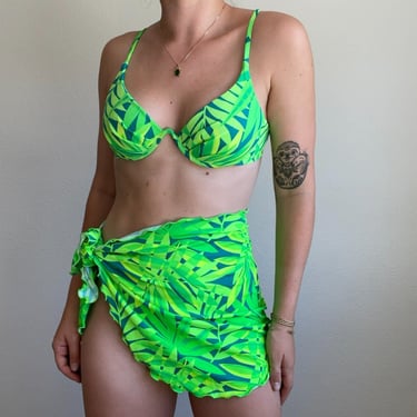 Vintage Womens Venus 90s Sexy High Cut Green Tropical Bikini Set and Skirt Sz M 
