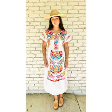 Mexican Dress // vintage sun Mexican hand embroidered floral 70s boho hippie cotton hippy Oaxacan white midi maxi // S/M 