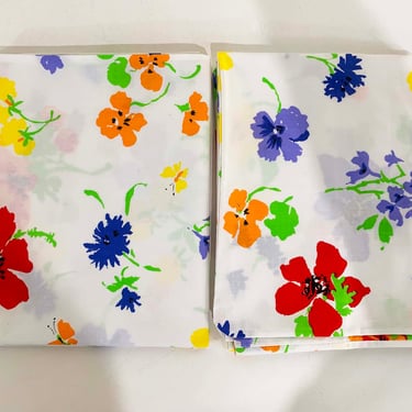 Vintage Pillowcases Bill Blass Springmaid Matching Set of 2 Pillowcase Pair Rainbow Floral Flowers 1970s 