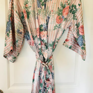 1990s J.O. Intimates  pink and green floral satin robe 