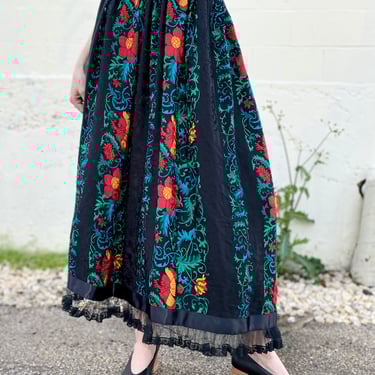 Garden Party Oscar de la Renta Silk Skirt