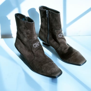 Vintage Salvatore Ferragamo Brown Suede Square Toe Boots with Logo Detail sz 6.5 Cowboy Minimal Leather 