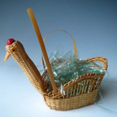 Woven Wicker Goose Basket Bird Swan China Vintage Easter Grass Handles 