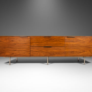 Substantial Mid Century Modern Credenza Sideboard in Walnut in the Manner of George Nelson Herman Miller, USA, c. 1980's 