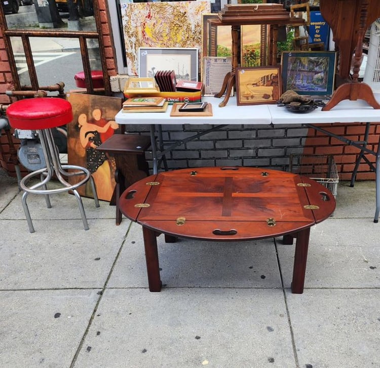 Mahogany Butler's Tray Cocktail Table.