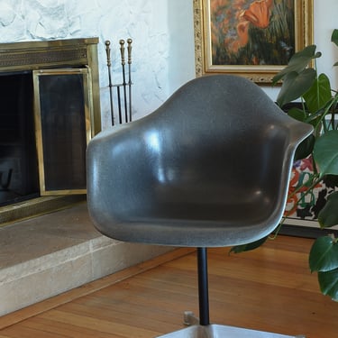Herman Miller Swivel Bucket Chair Grey