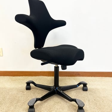 Peter Opsvik HAG 8106 Capisco saddle seat ergonomic task desk chair Flokk norway adjustable 