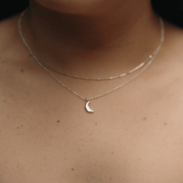 La luna moon necklace