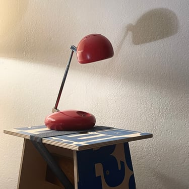 Vintage Mid Century Modern Telescoping Adjustable Red Acrylic  Table Top Lamp 