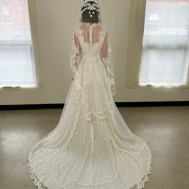 Vintage 1970's Lace Wedding Dress / 70s Sleeveless Wedding Gown 3 Piece Set S 