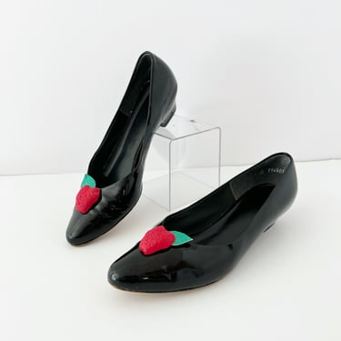 SIZE 8 Vintage Strawberry Patent Leather Heels - Pointed Toe Pumps Cute 1980s Novelty Unique Berry Fruit 